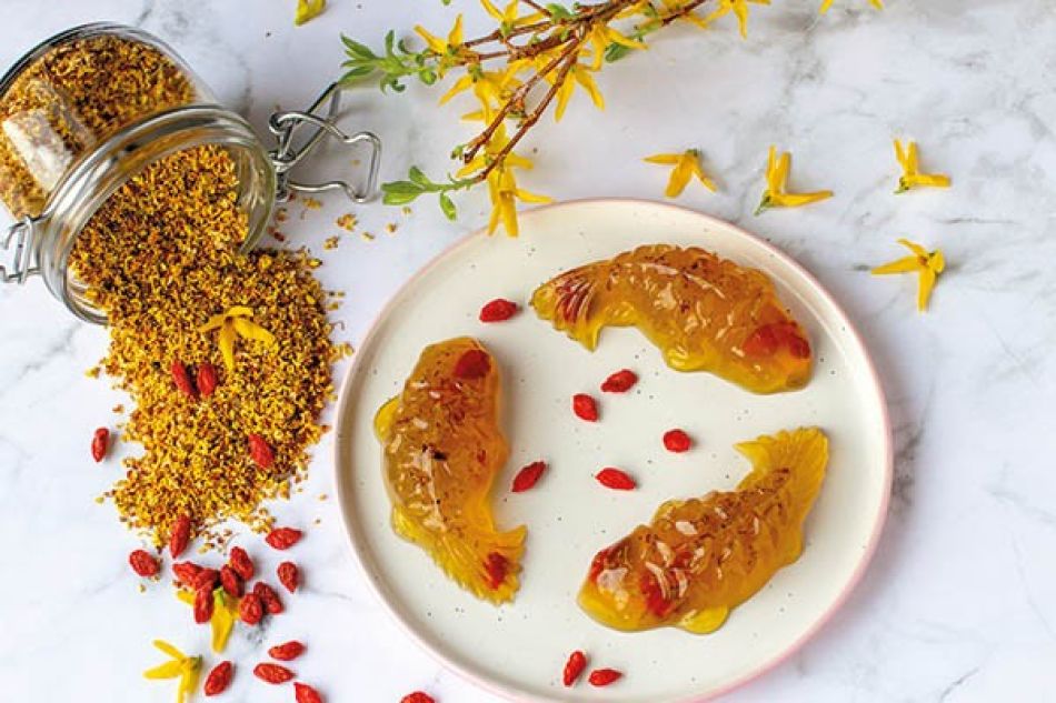Theepudding met gojibessen en Osmanthusbloemen