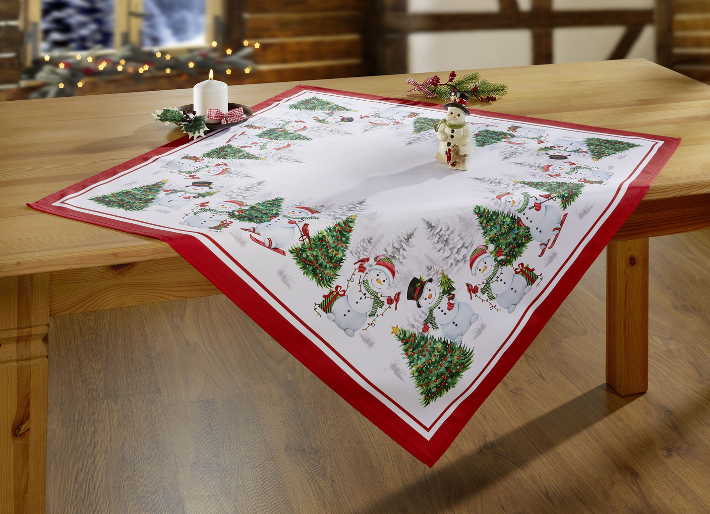 Tischdecke mit Schneemann-Druckmotiven