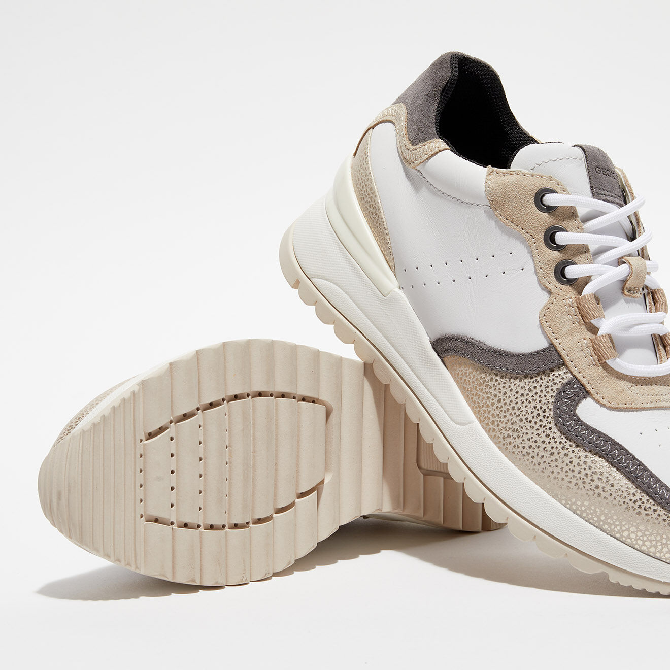 Geox Baskets en Cuir running Desya blanc/rose