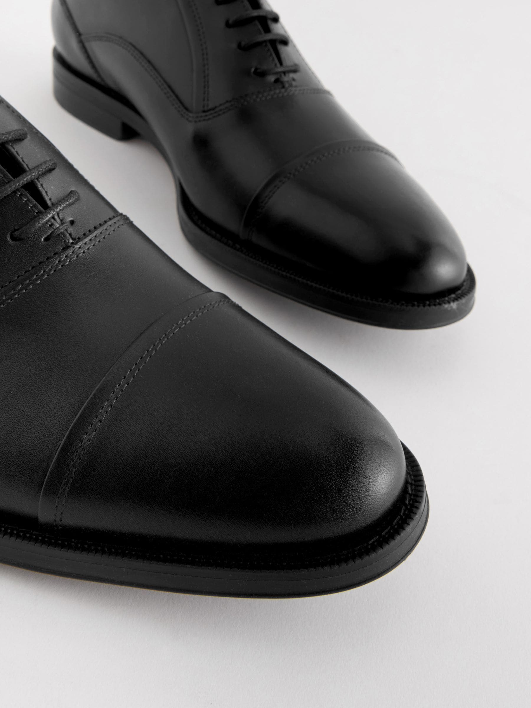 Zwart - Standaard pasvorm - Leren Oxford schoenen met neusstuk