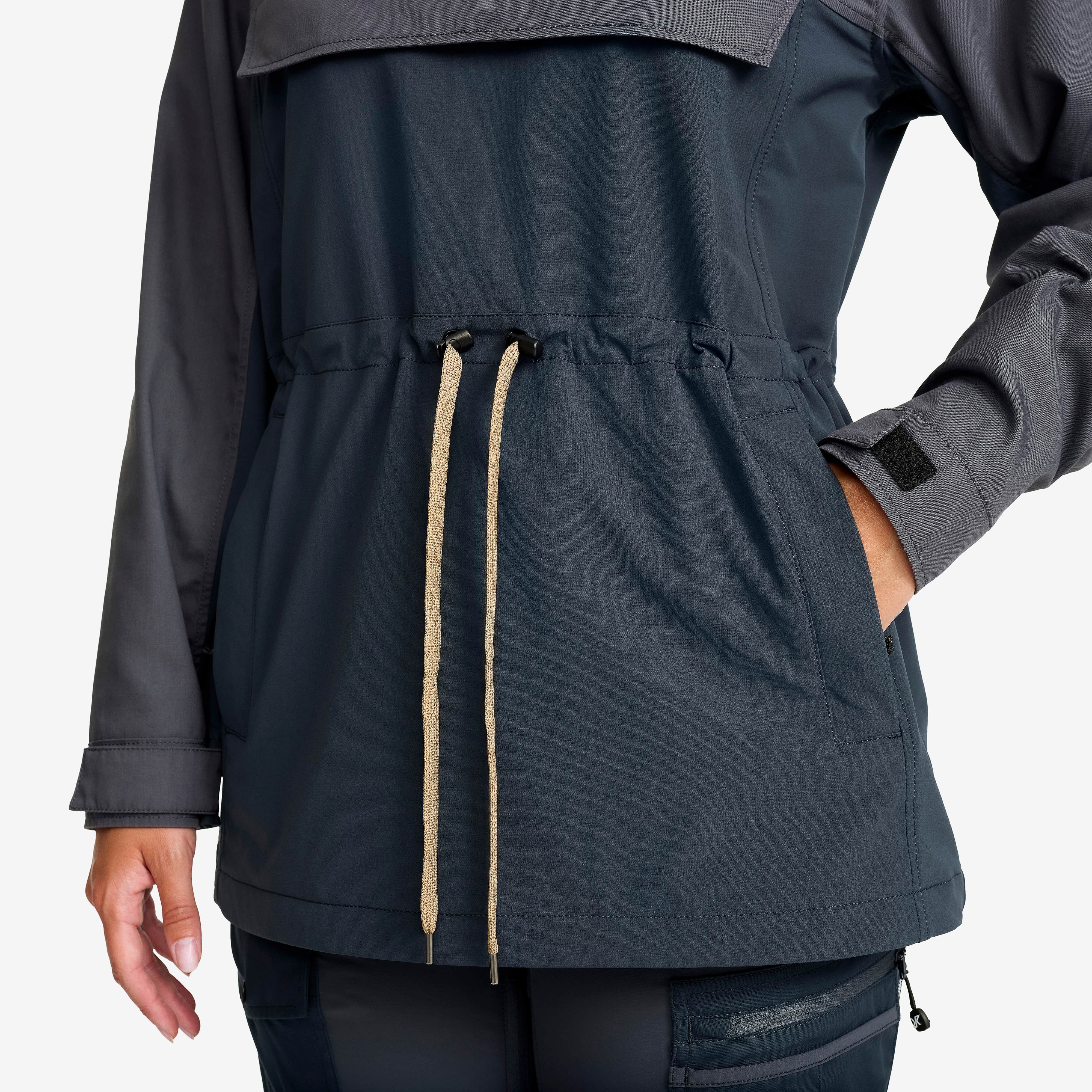 Rambler Lightweight Anorak  Dame India Ink/Blueberry