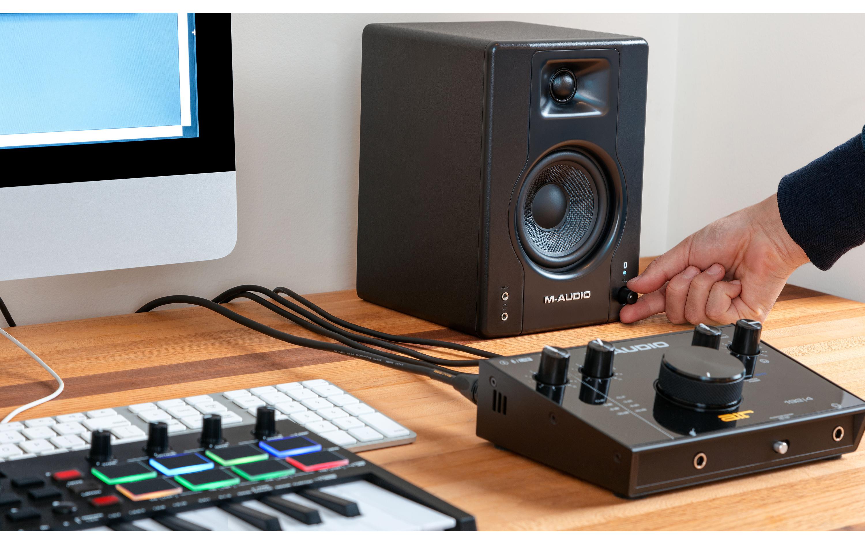 Studiomonitore BX3BT Schwarz<br>Bluetooth Multimedia-Referenzmonitore zum Streamen