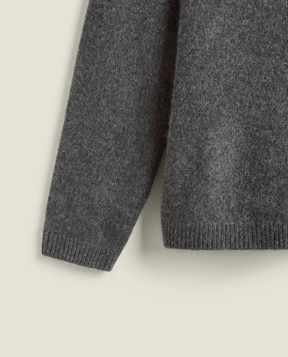 SUÉTER DE GOLA ALTA DE CASHMERE