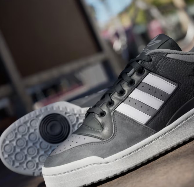 Adidas Skateboarding Forum 84 Low ADV Carbon Crystal White Grey Three 6.5 US / 39.5 EU