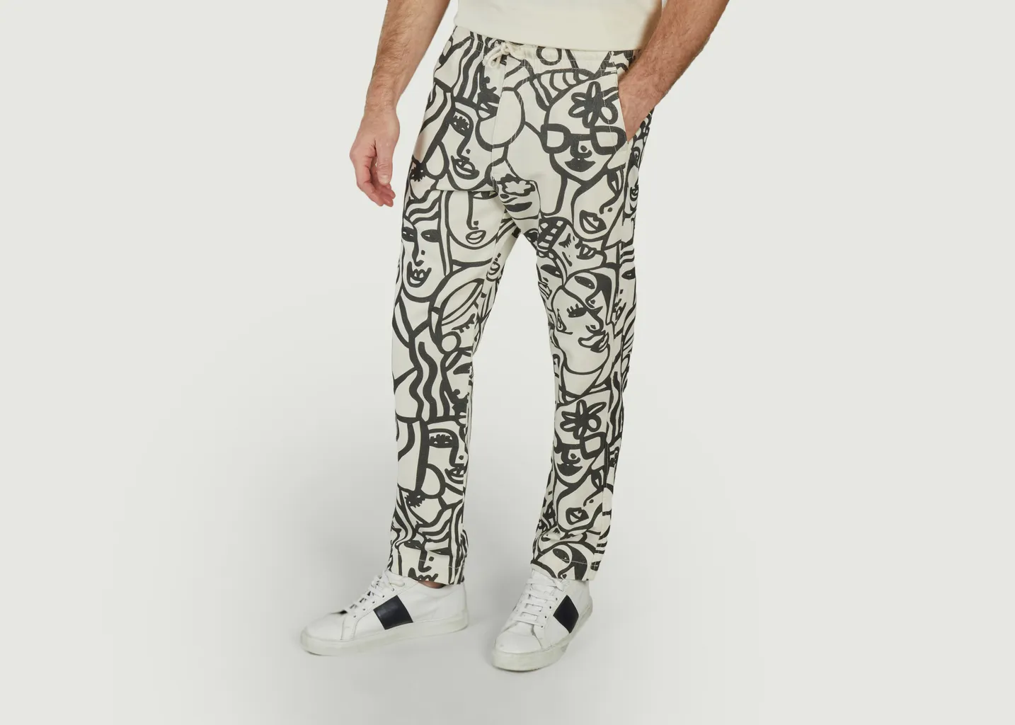 Pantalon imprimé visages Ovada x Twotma Olow