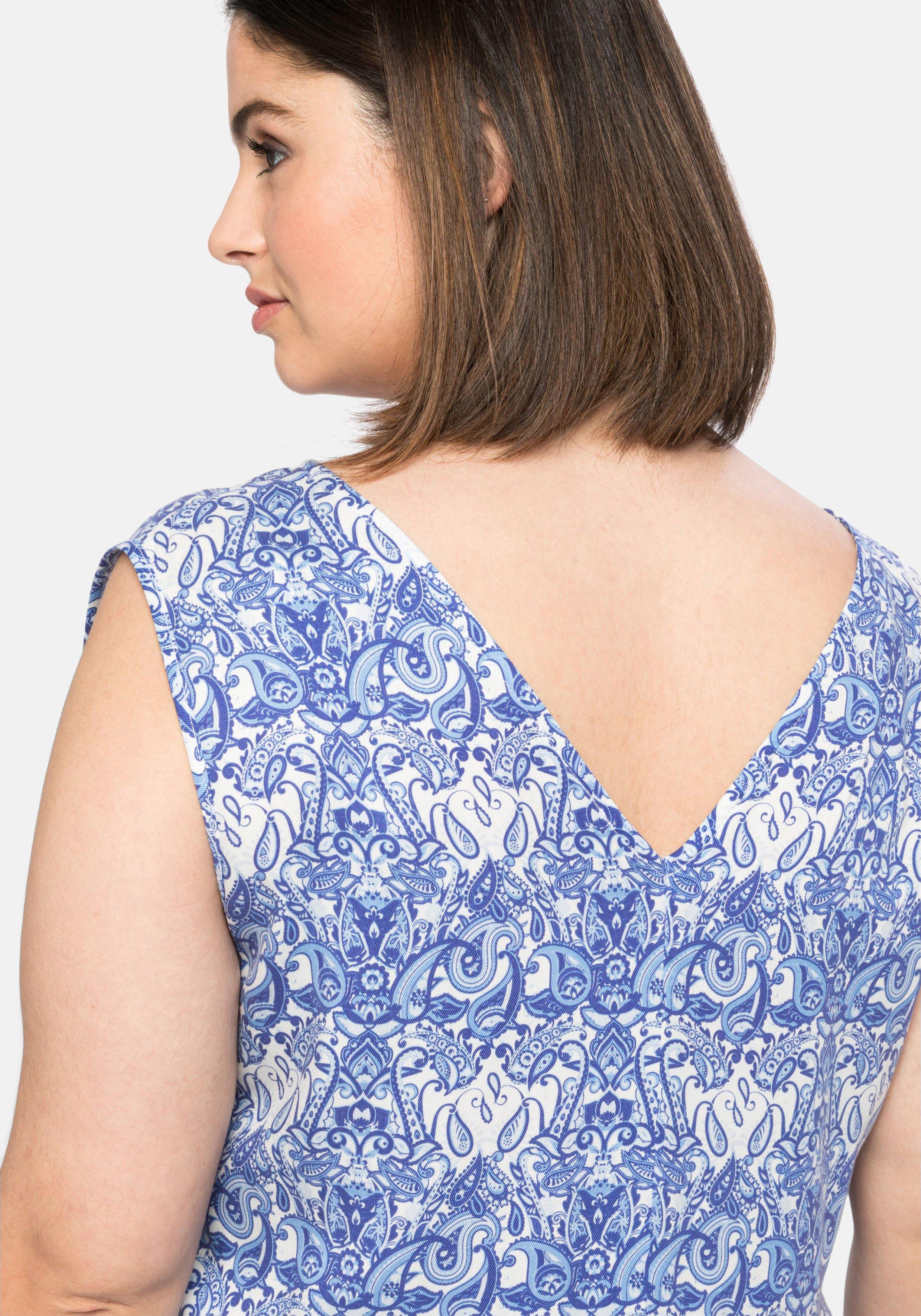 Trägerkleid mit V-Ausschnitt und Alloverprint