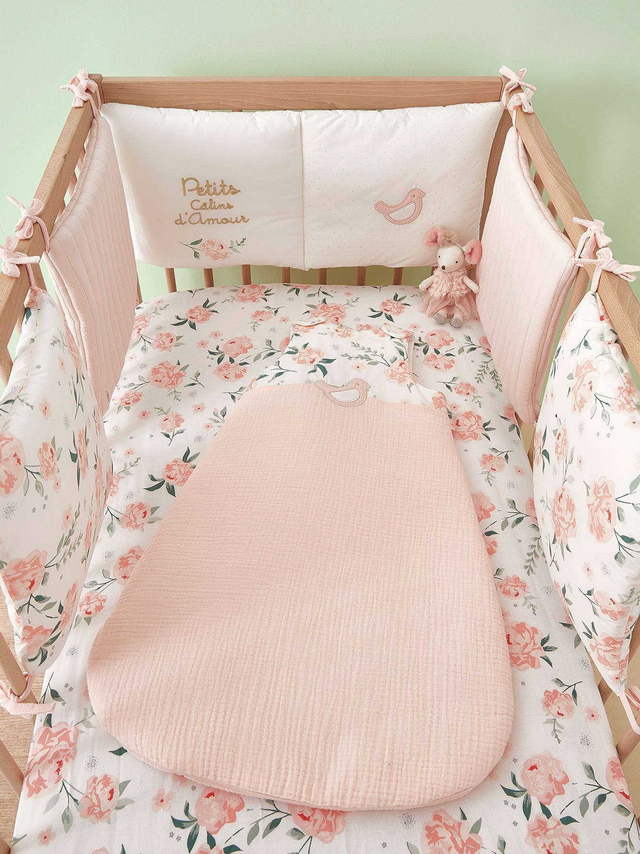 Protetor de berço modular/protetor de cercado infantil Eau de Rose, branco claro, liso com estampas.