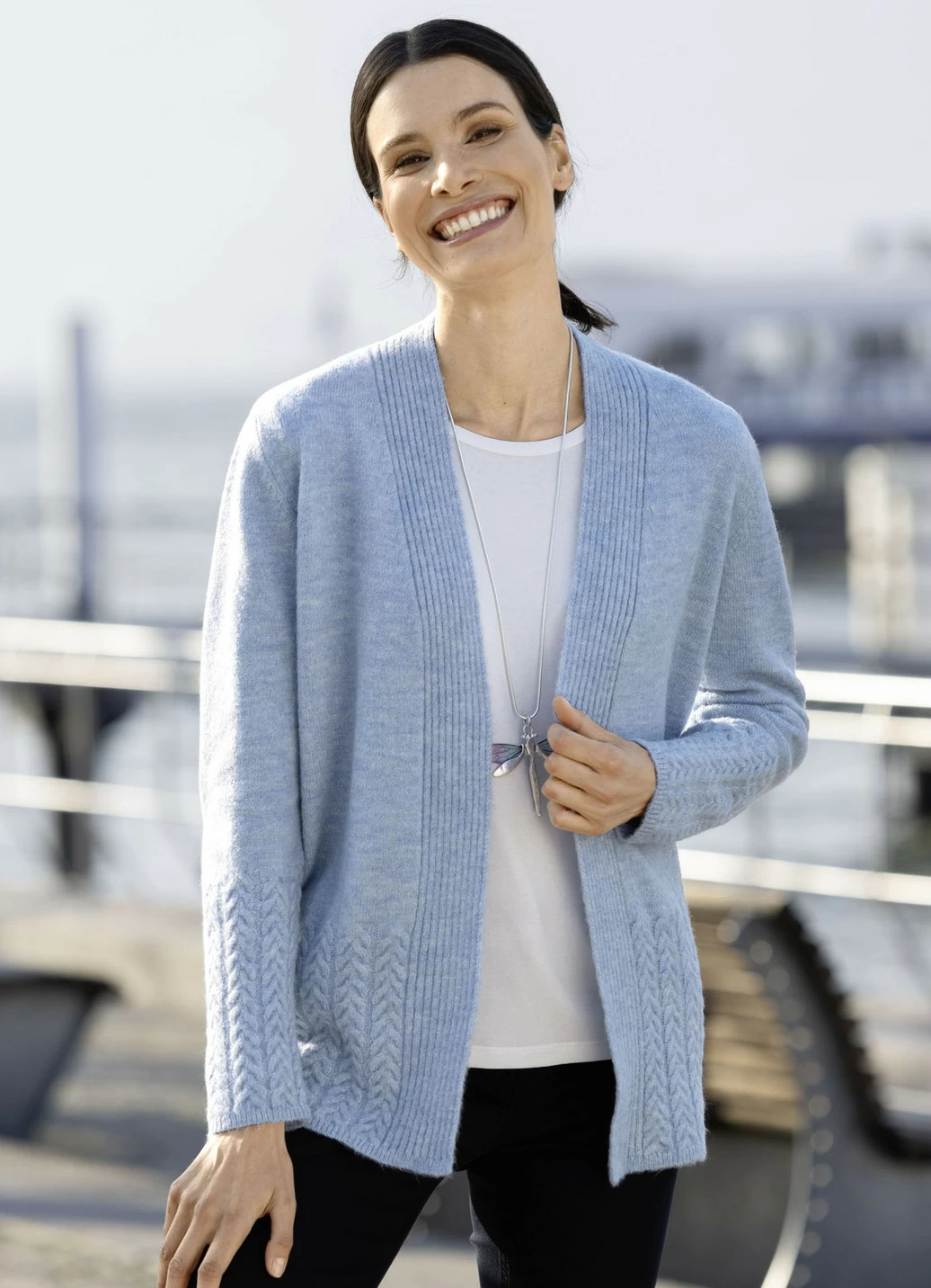Strickjacke aus sehr flauschigem Garn