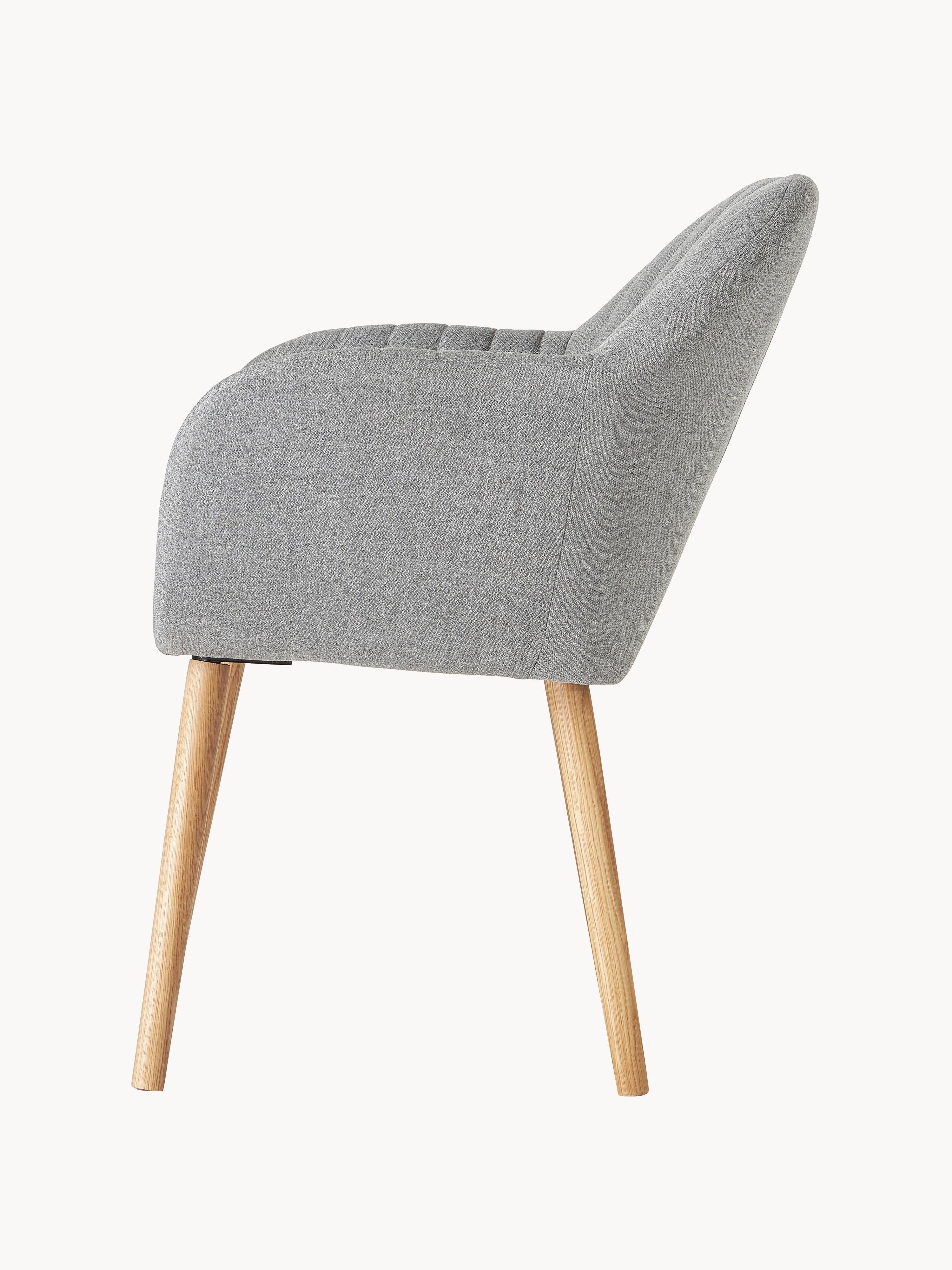 Armstoel Emilia met houten poten