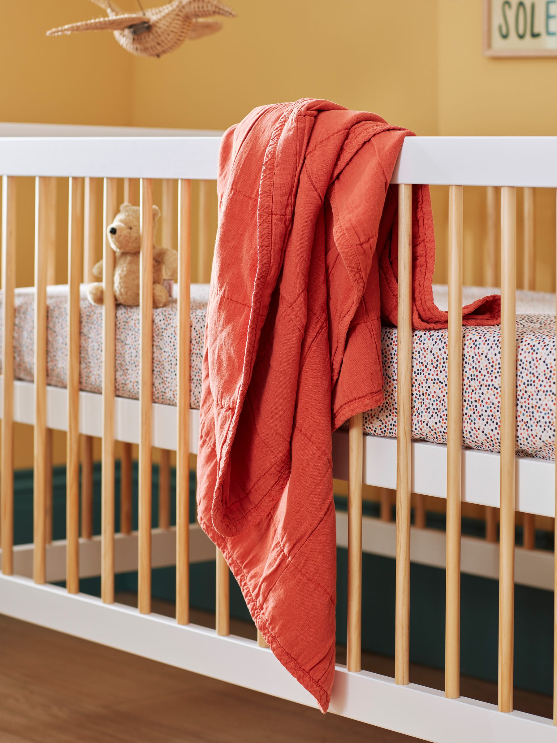 Secret Linen Store Little Quinn 100% katoenen doorgestikte babybedloper