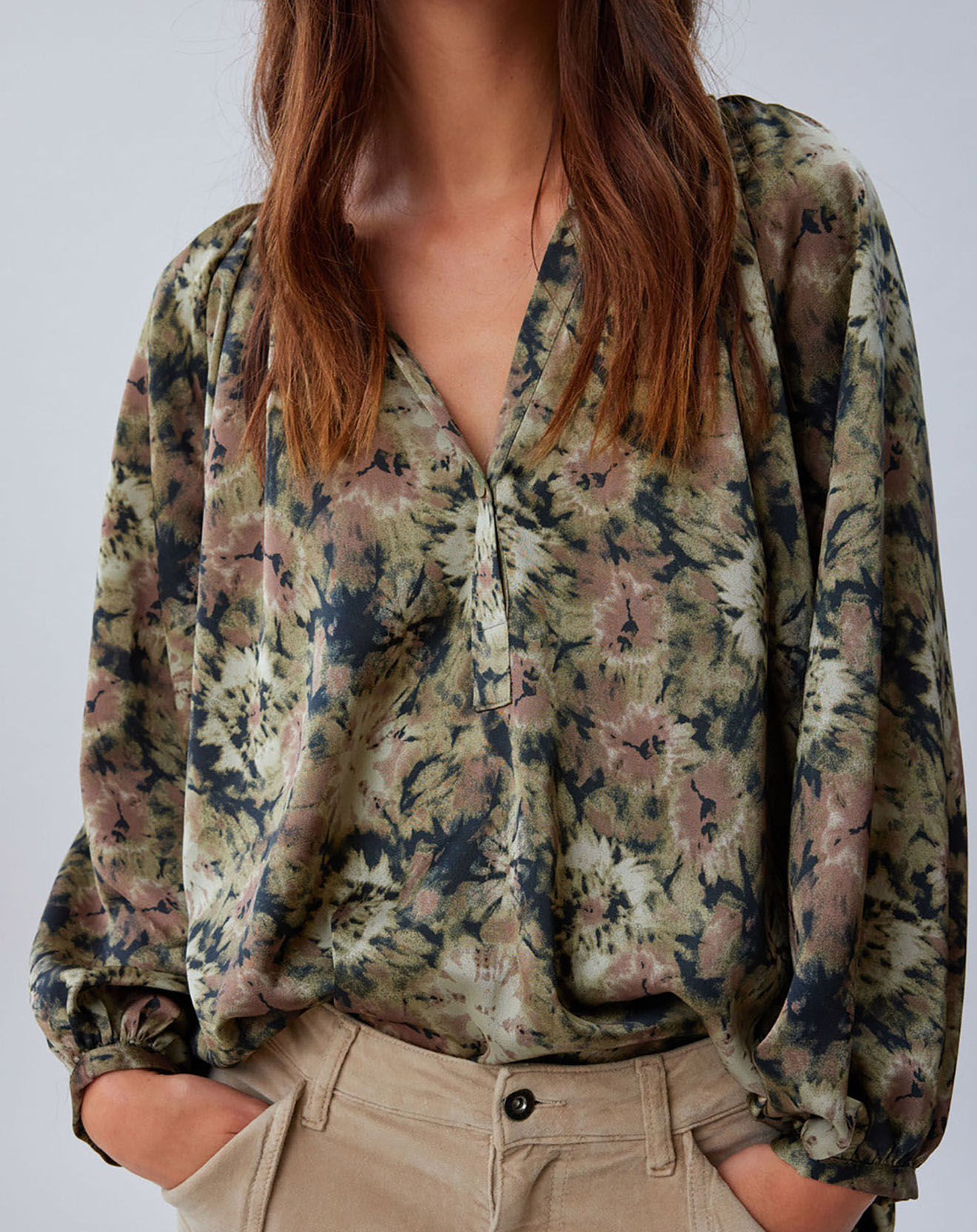 Lauren Vidal Blouse satinée Ciara imprimée verte