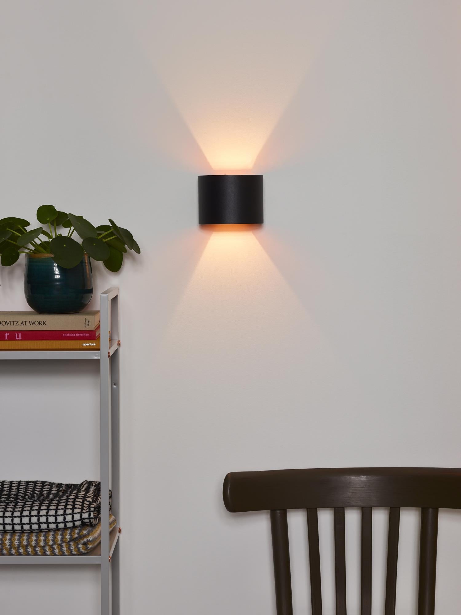 Xio wandlamp rond zwart