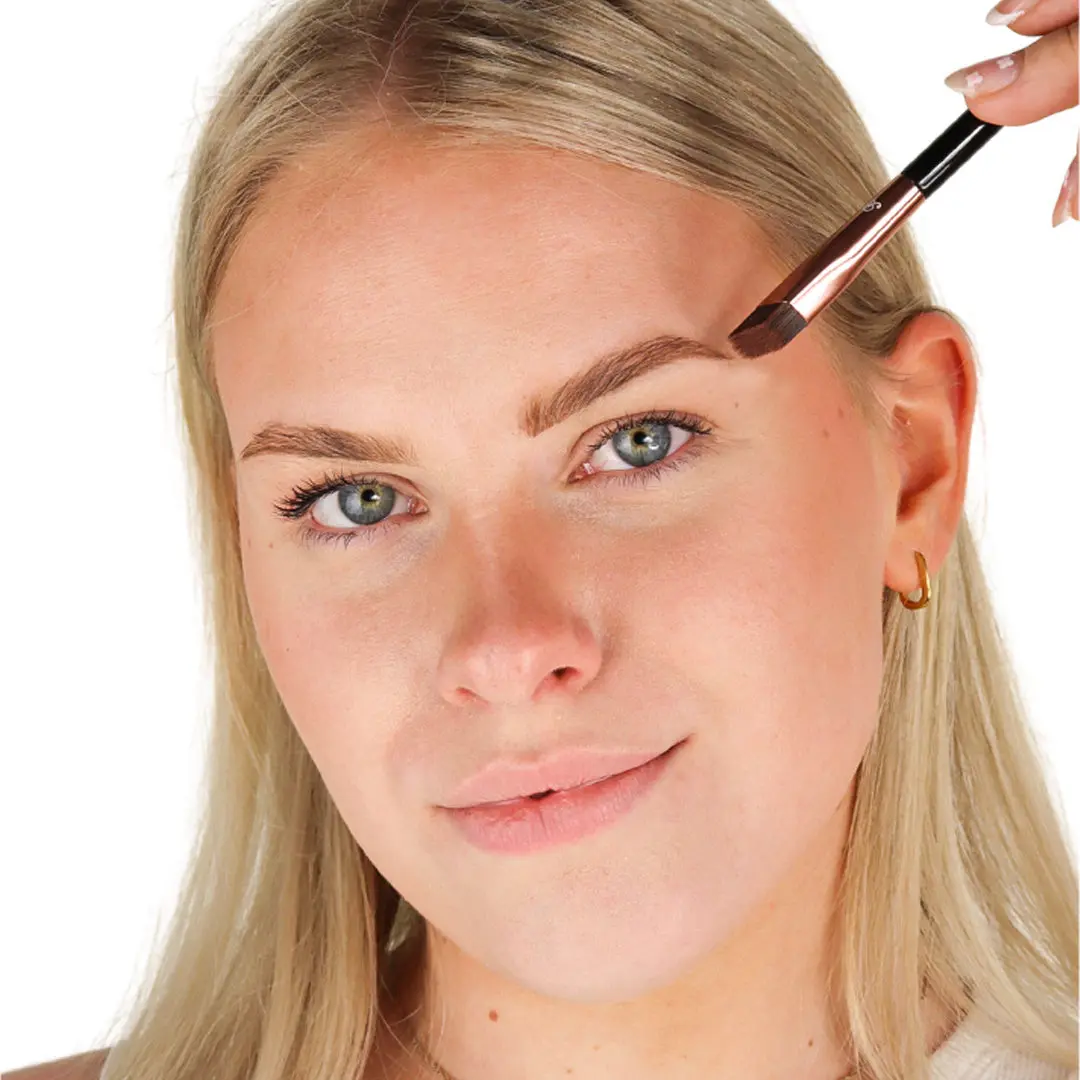 UP42 Square Angled Brow Brush
