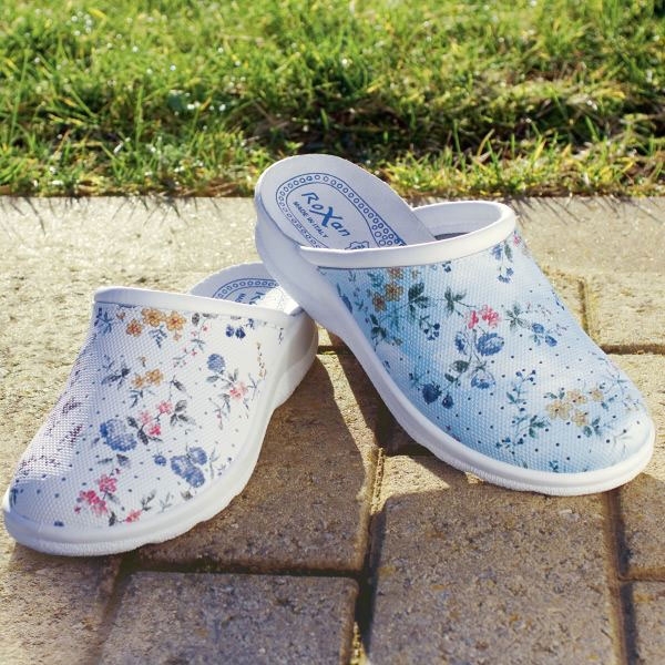 Sabots fleuris blancs ou bleus