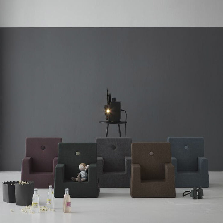by KlipKlap KK Kids chair Mørk grå m. mørk grå knap