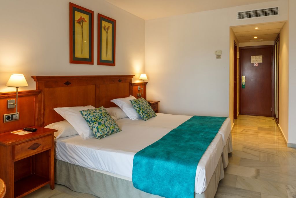 BQ Andalucia Beach Logies en ontbijt - Hotel