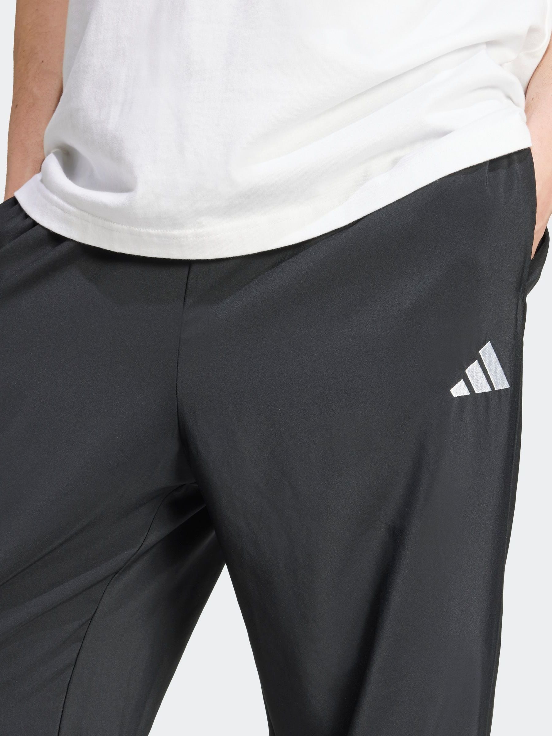 adidas Small Essentials Logo Stanford Trainingspakbroek met open zoom