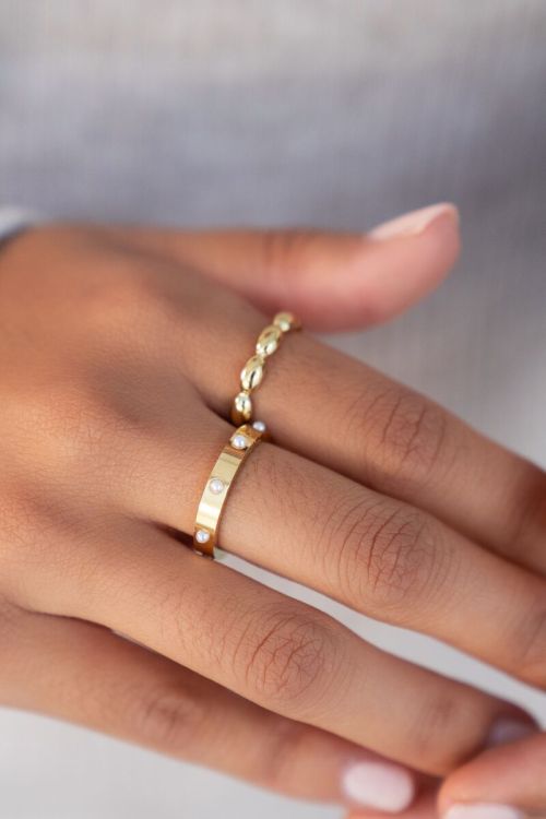 Ring met kleine parels