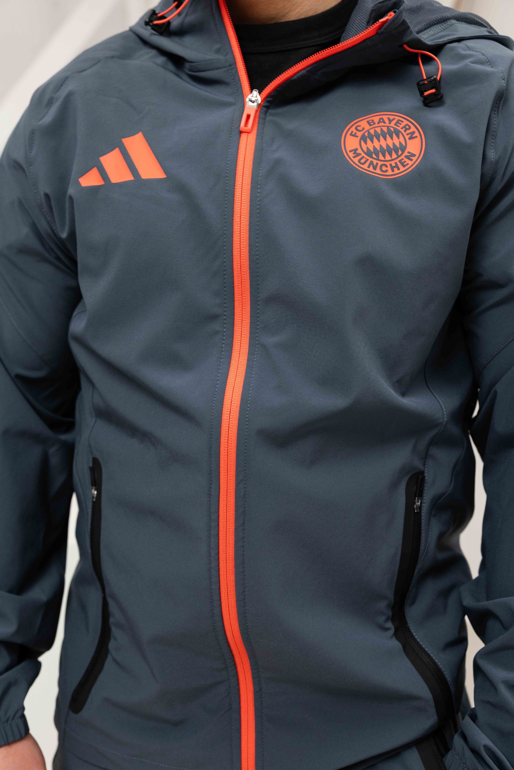 F.C. Bayern München Vis Tech Trainingspak Senior 2025/2026
