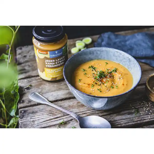 Bio Kartoffel Lauch Suppe mit Bio Kokoscreme