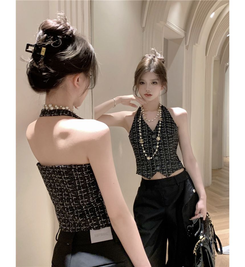 Yupina - Halterhals geruit tweed crop top met knoopjes
