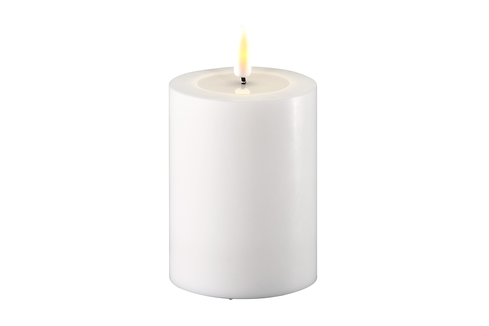 Real Flame kubbelys LED lys i hvit stearin. H10 cm. Ø7,5 cm