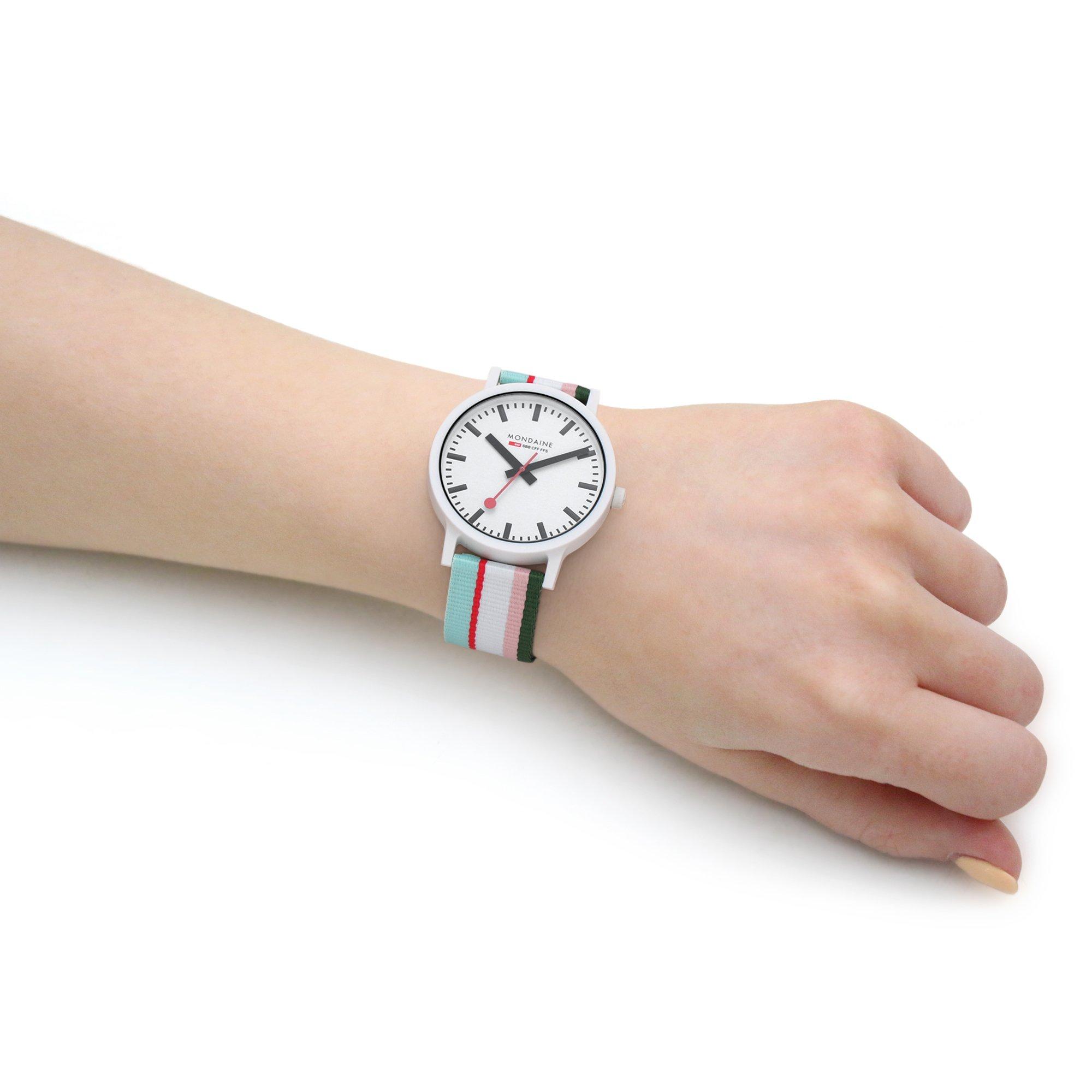 Mondaine Essence Plastic/resin Classic Analogue Quartz Watch