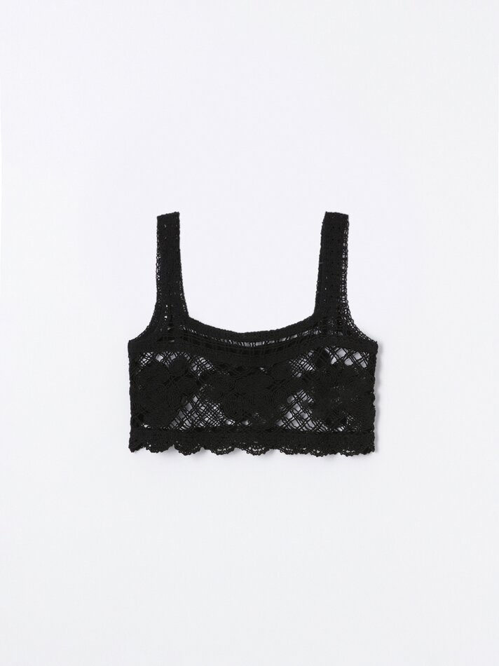 Top cropped com detalhes vazados - Preto