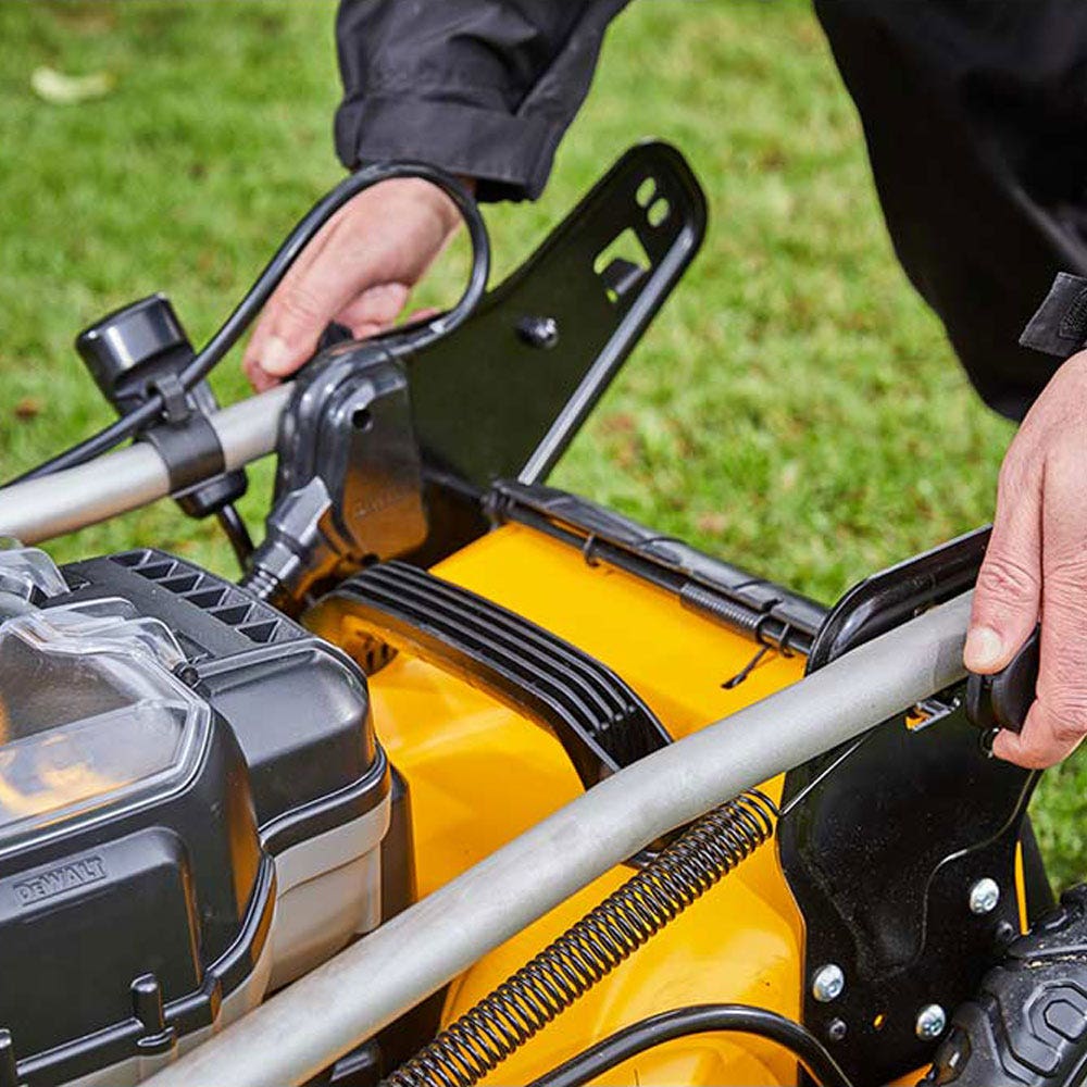 Cortador de grama DEWALT 36V (18X2) XR sem escova de 510 mm, modelo DCMW564N-XE