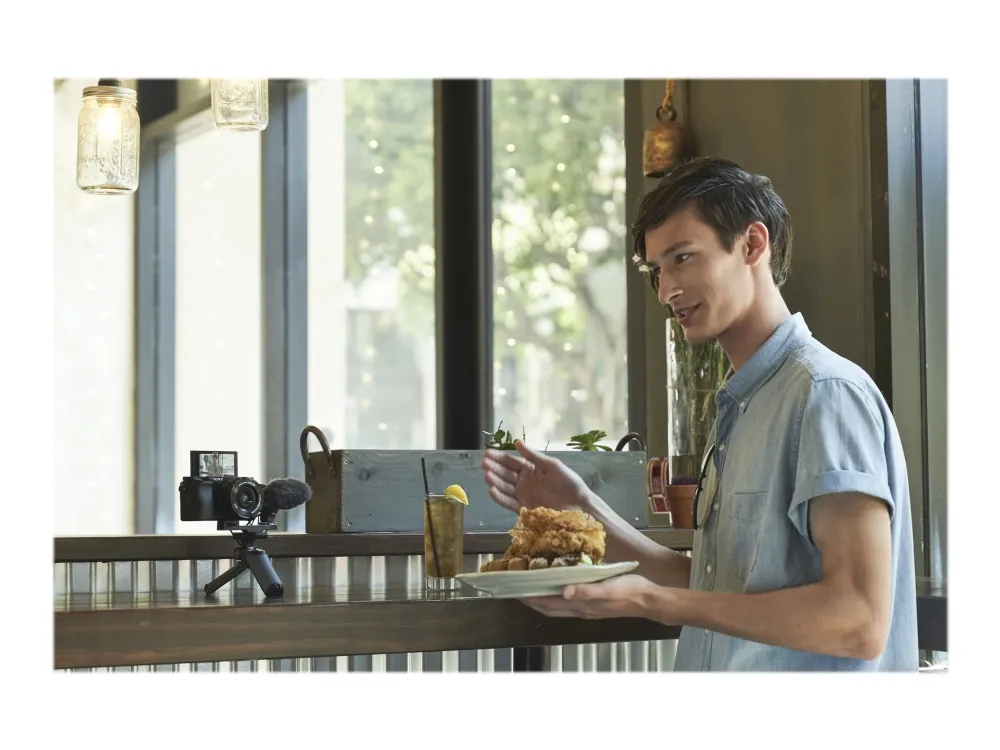 Sony a6100 ILCE-6100Y - Digitalkamera - spejlløst - 24.2 MP - APS-C - 4K / 30 fps - 3x optisk zoom 16-50 mm og 55-210 mm objektiver - Wi-Fi, NFC, Bluetooth - sort