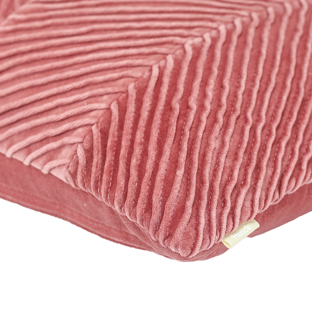 Sierkussen velours Tucked allover mineralred 35x50 cm