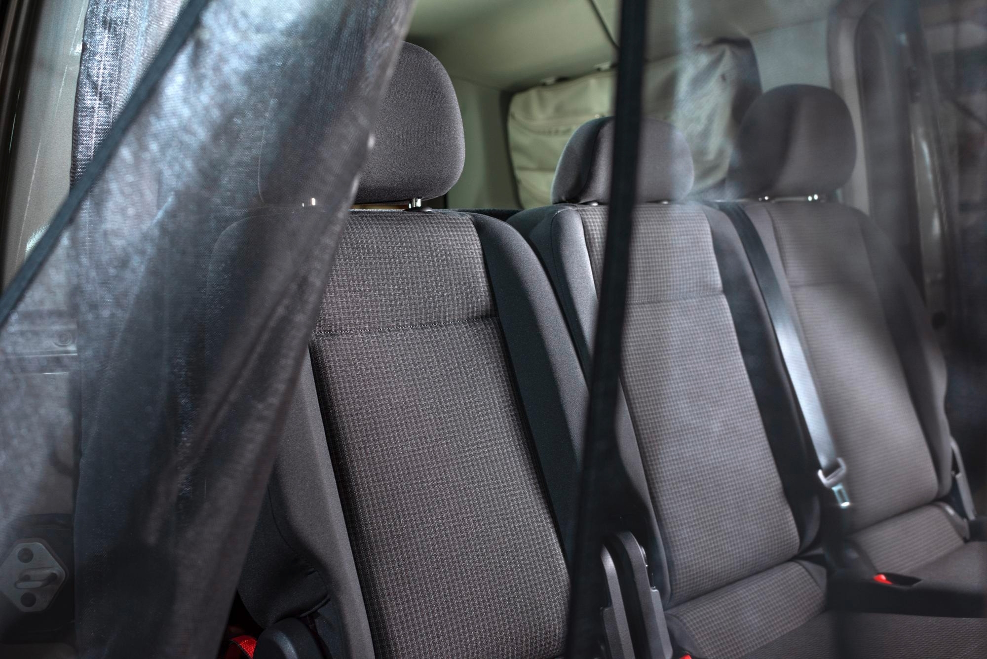Mayr Van Schiebetürenmoskitonetz mit Magnetreißverschluss geeignet für Caddy V (kurz)/ Connect (kurz) mit Maschenweite Fine-mesh für Fahrerseite links