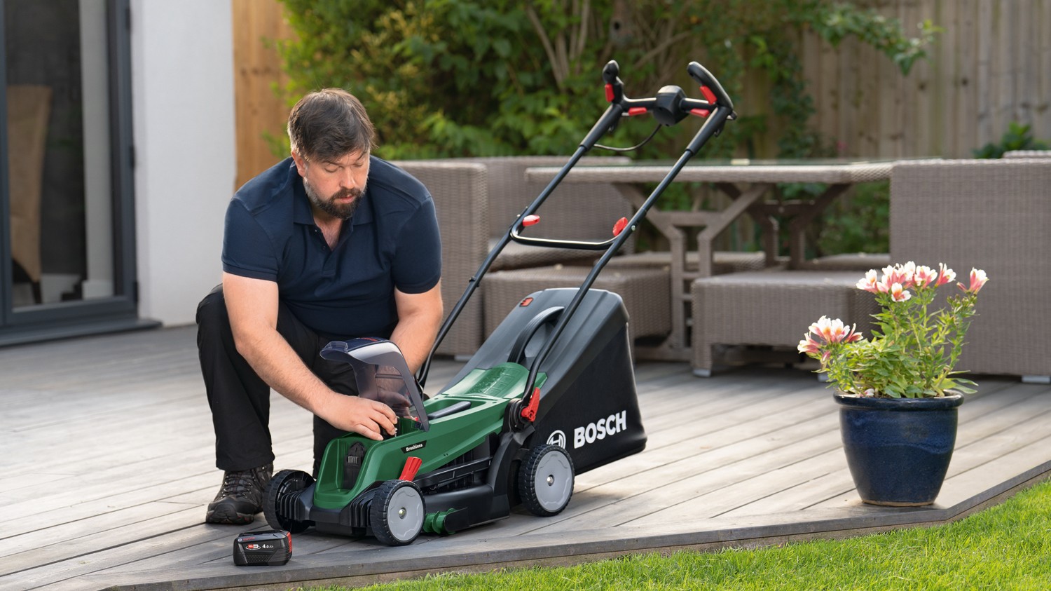 Bosch - UniversalRotak - Plæneklipper - 2x18V 37-550 Solo ( Batteri & Lader Ikke Inkluderet )