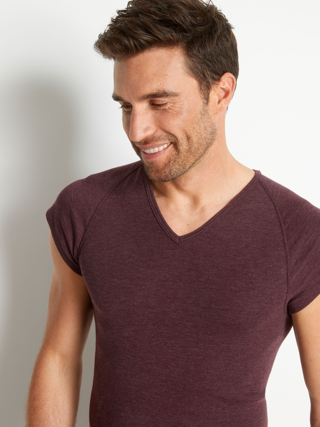 Maillot de corps col V intérieur gratté