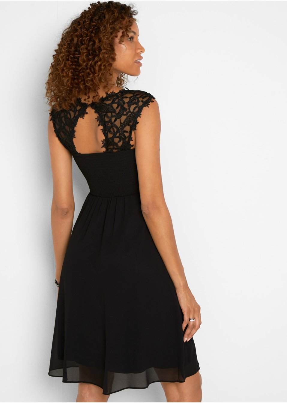 Robe à dentelle