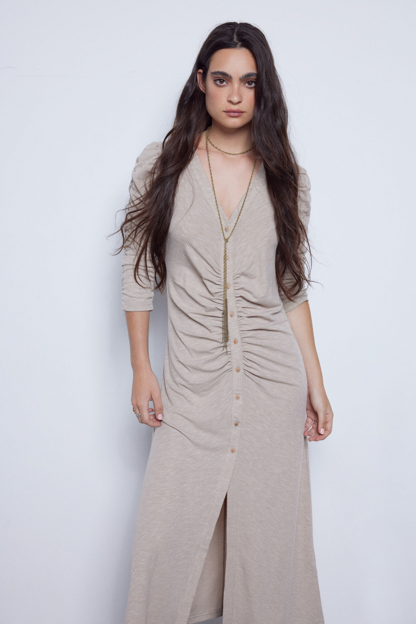 Vestido midi de tricô.