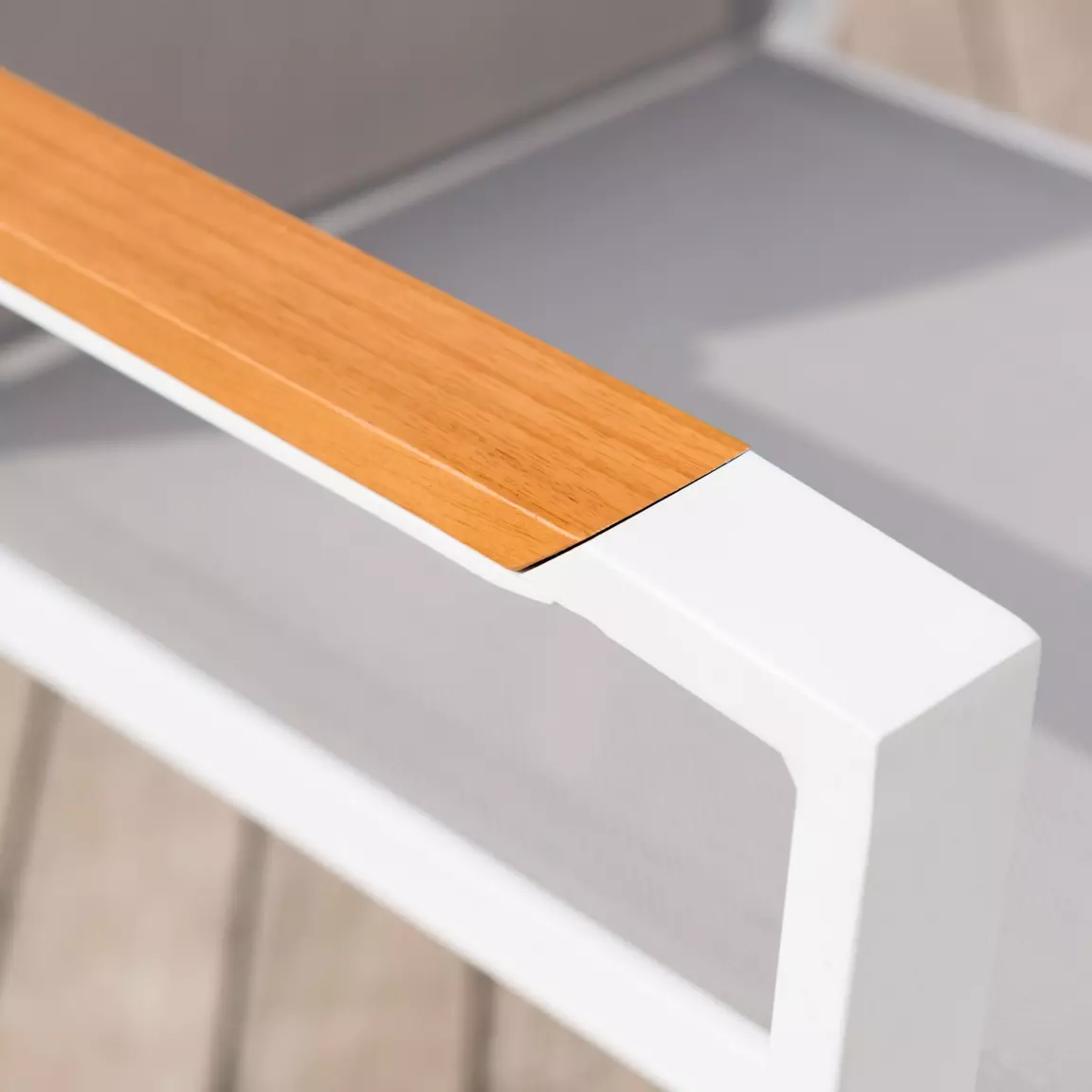 Fauteuil de jardin aluminium et bois teck empilable Bali Blanc
