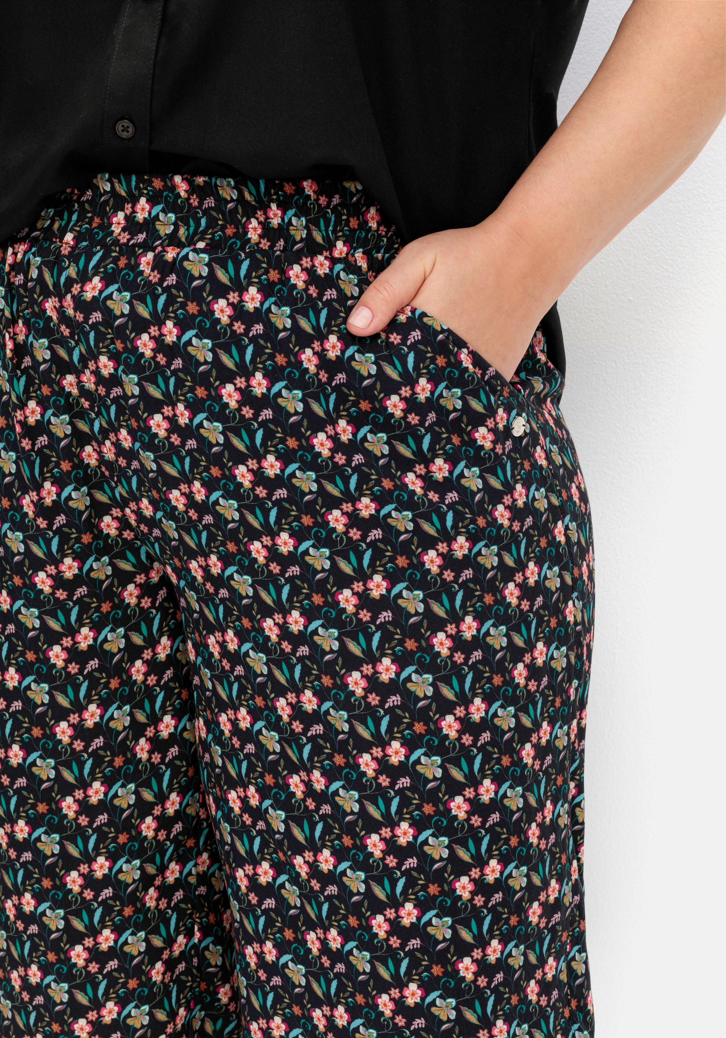 Weite Bermudas mit Smokbund, aus Viskose