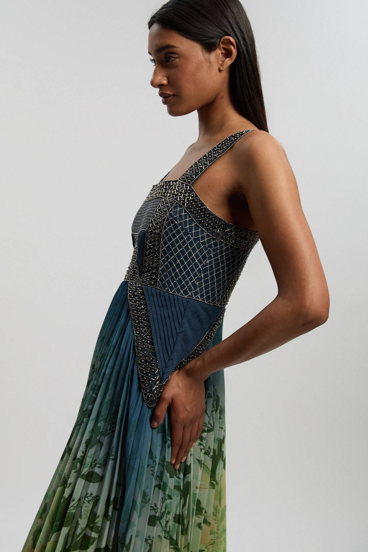 KarenMillen Robe Longue Plissée Tissée À Motif Floral Ombré Avec Ornements
