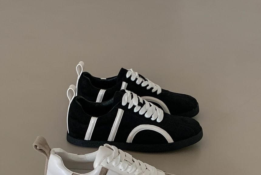SeoulPop - Tweekleurige sneakers met rubberen zool