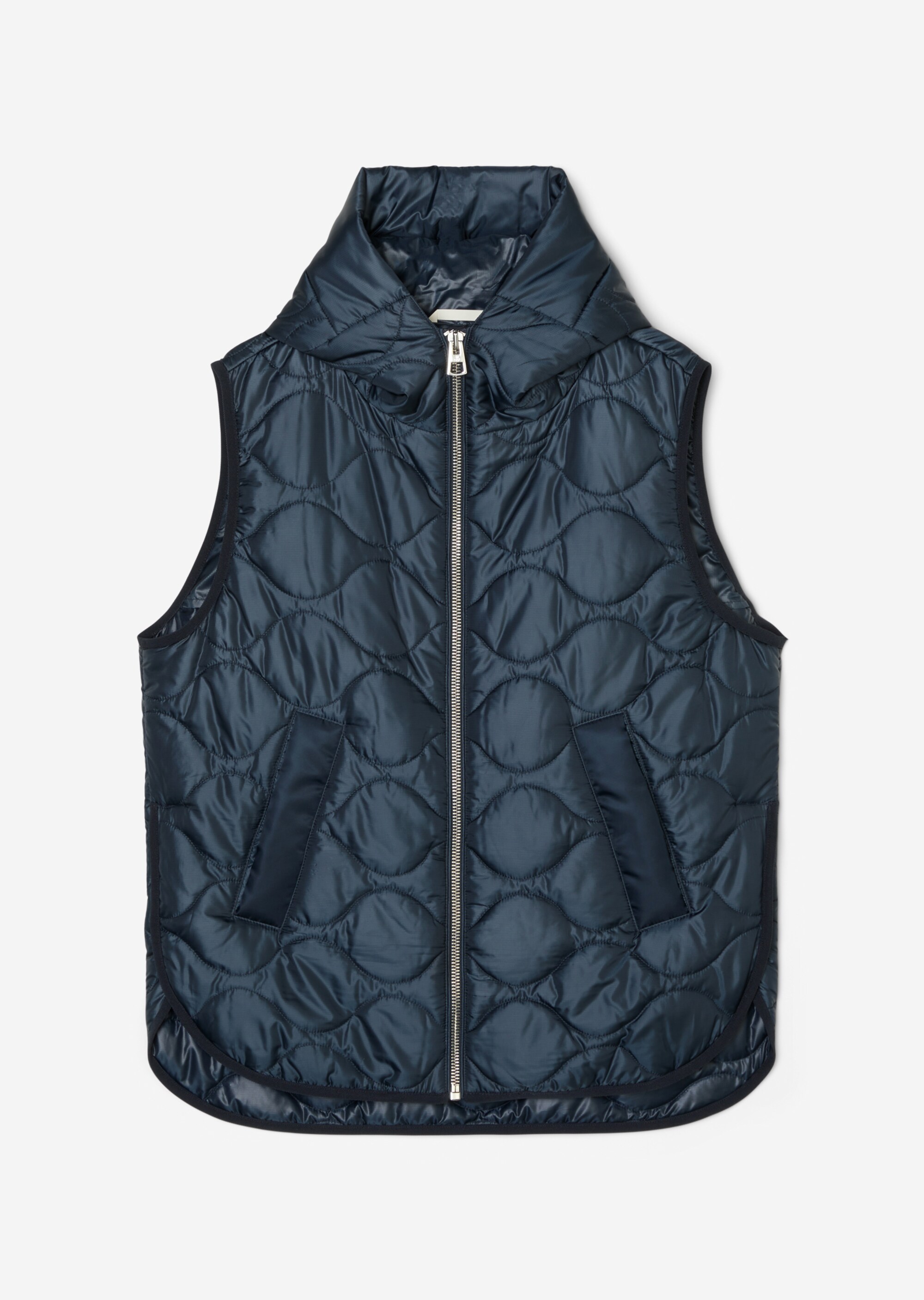 Steppweste im Cape-Stil relaxedaus recyceltem Polyester
