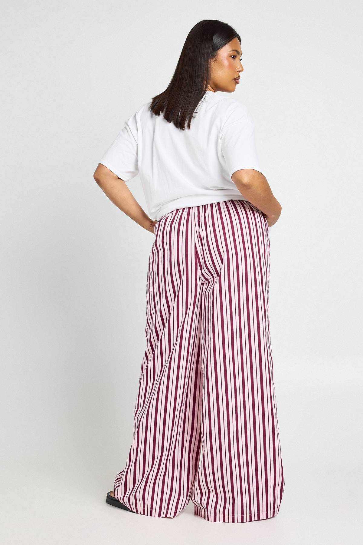 boohoo Pantalon Large Grande Taille En Popeline Rayée Avec Cordon De Serrage