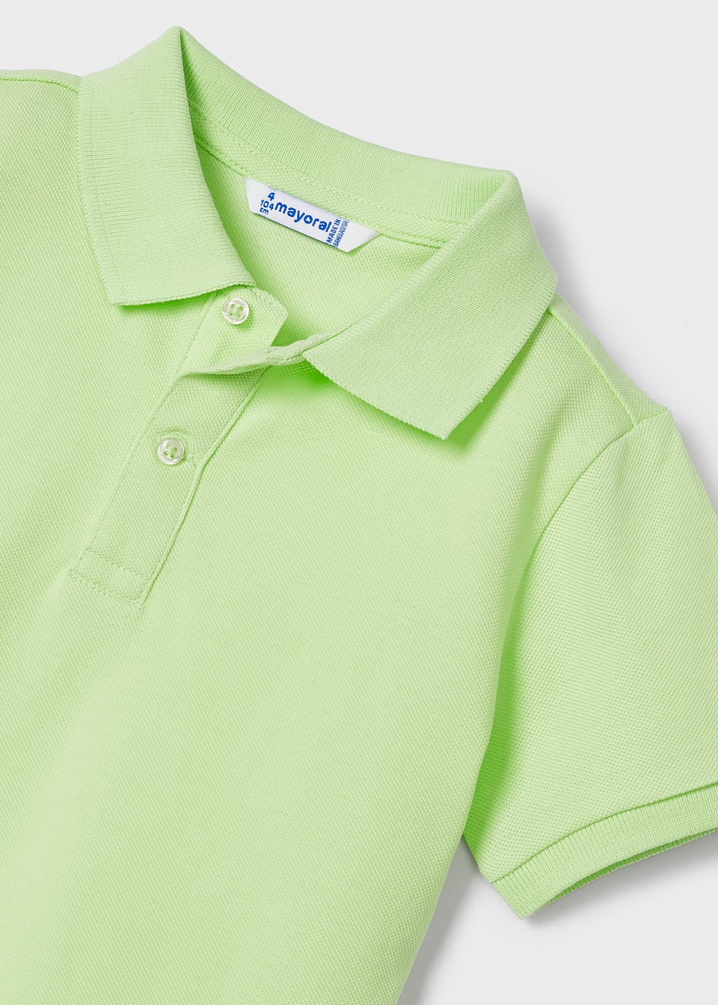 Camisa polo básica de manga curta na cor granito para meninos
