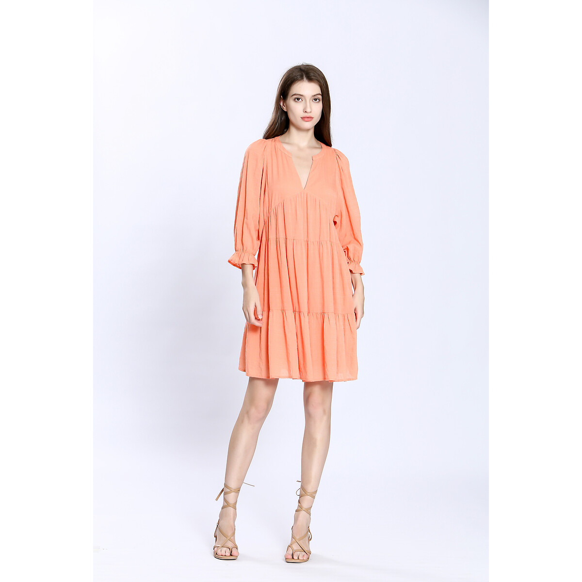 ATÉ BREVE<br>Vestido com decote em V e babados