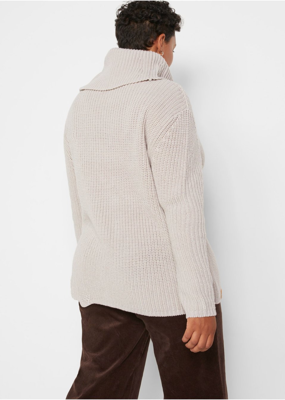 Pull en grosse maille avec col large