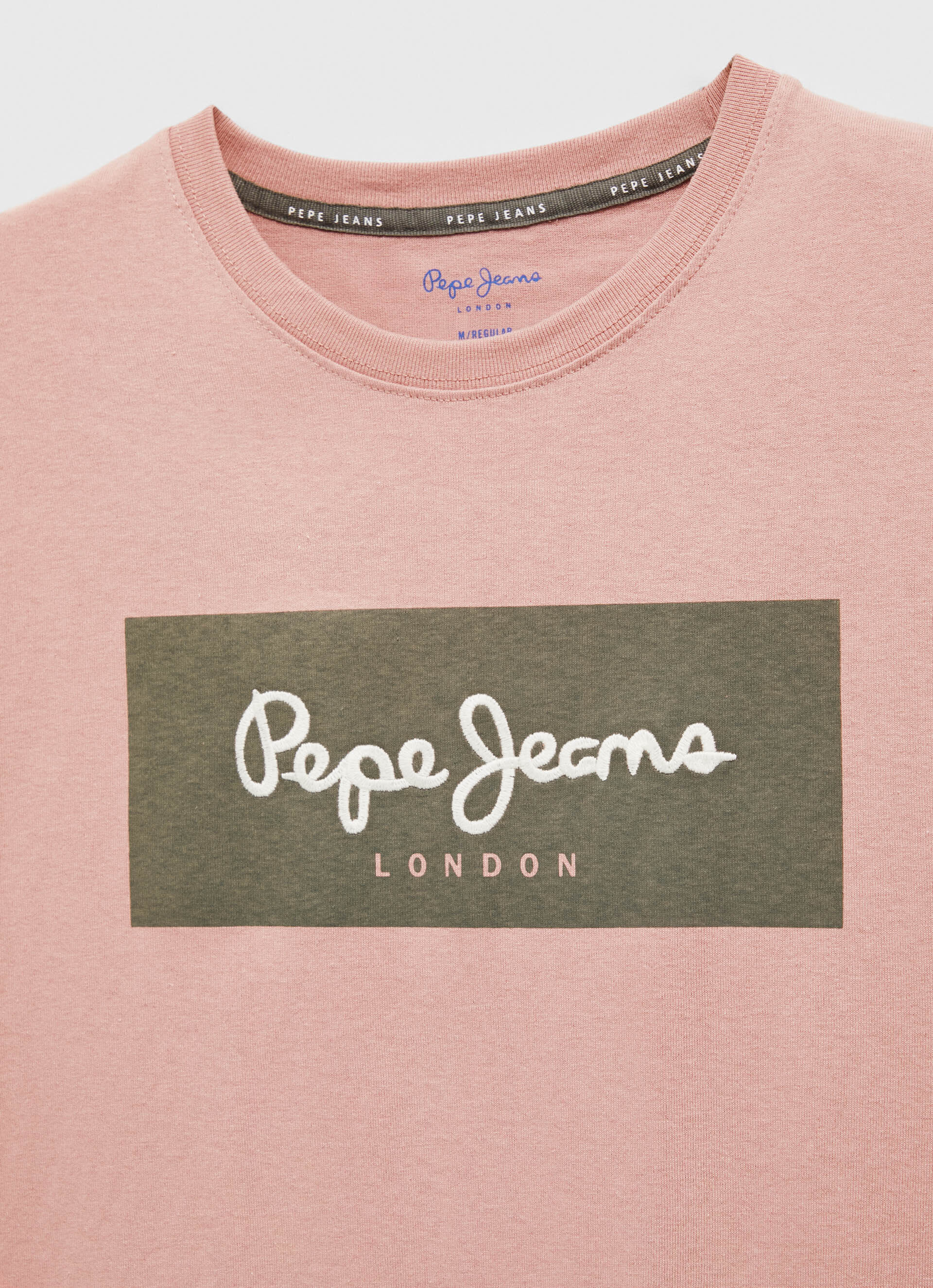 Camiseta de algodão com logo bordado - rosa claro