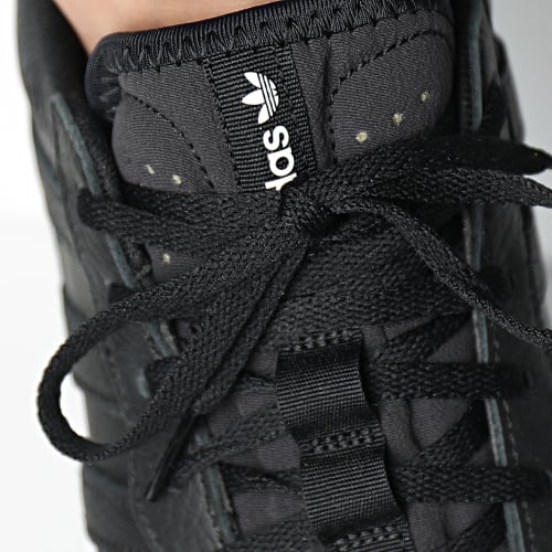 Baskets Courtic GX6319 Core Black Footwear White