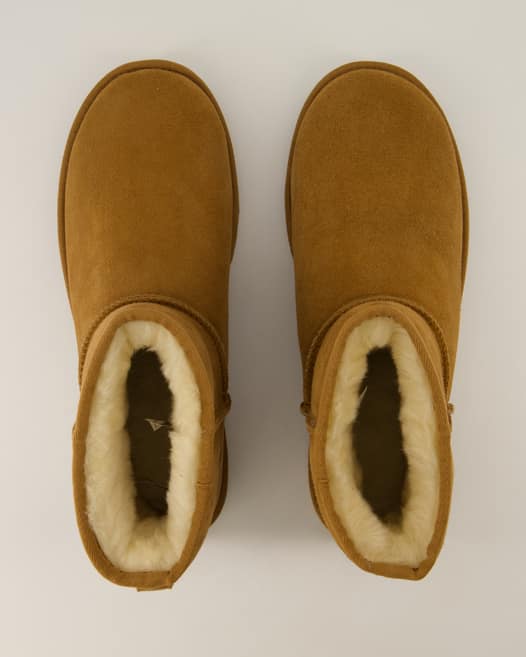 UGG Classic Mini Winterstiefel in Beige