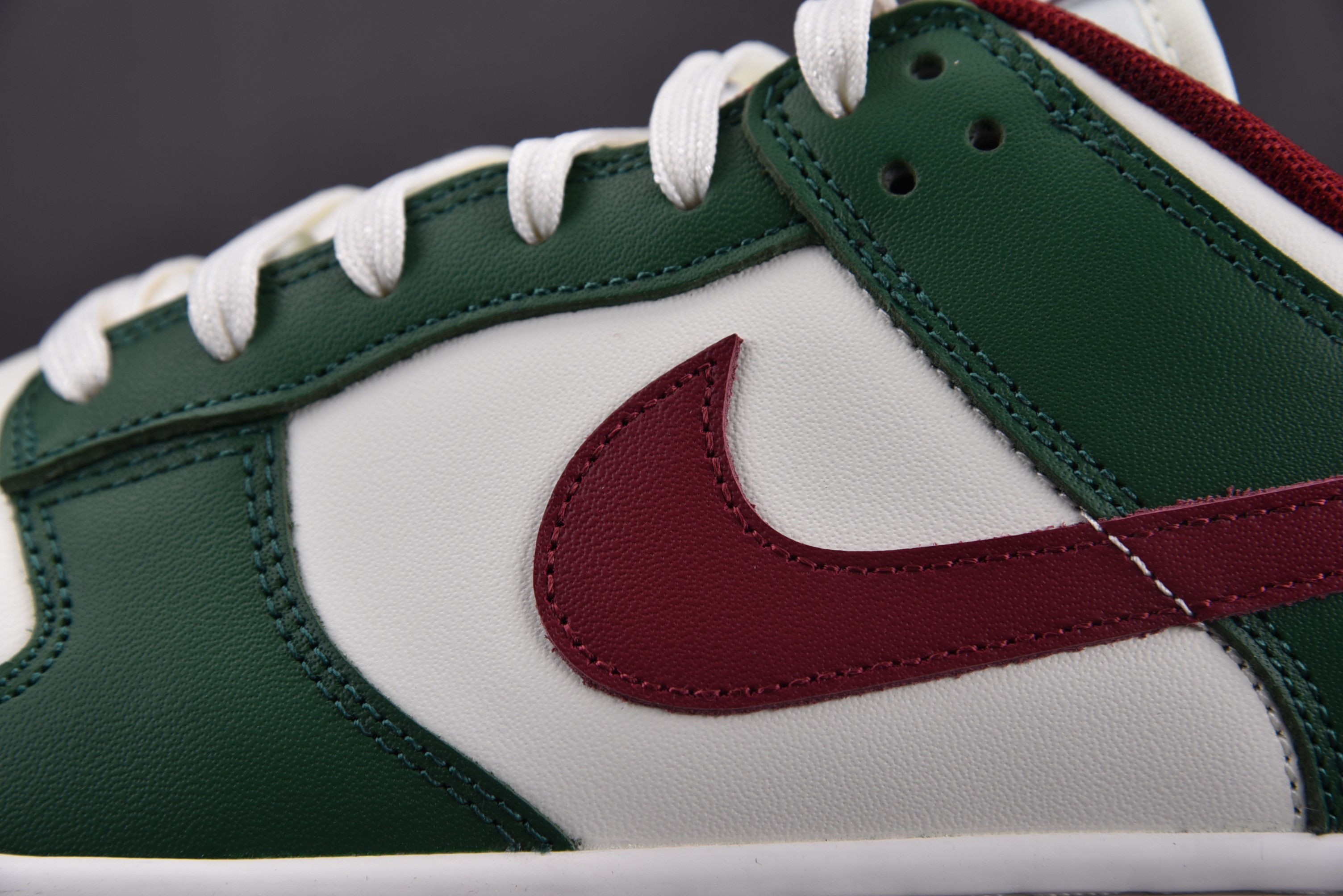 Nike Dunk Low Gorge Green Team Red