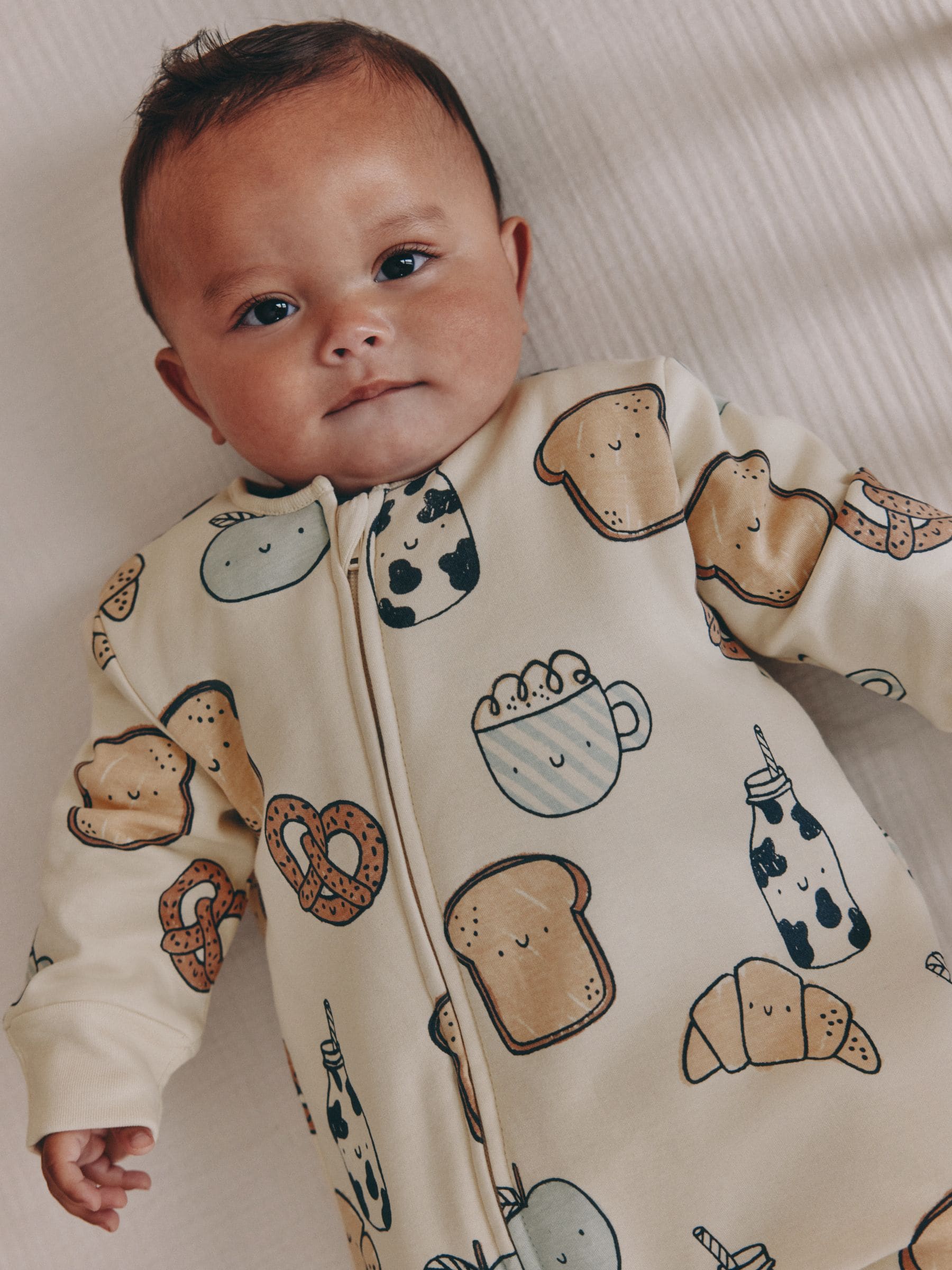Ecru Ontbijtclub - 2.5 TOG gewatteerde babypyjama